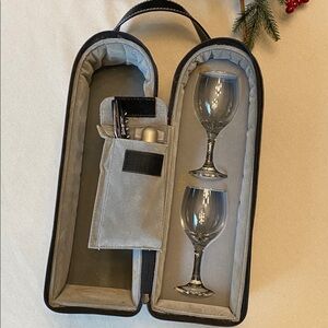 Geoffrey Beene Travel Wine Case